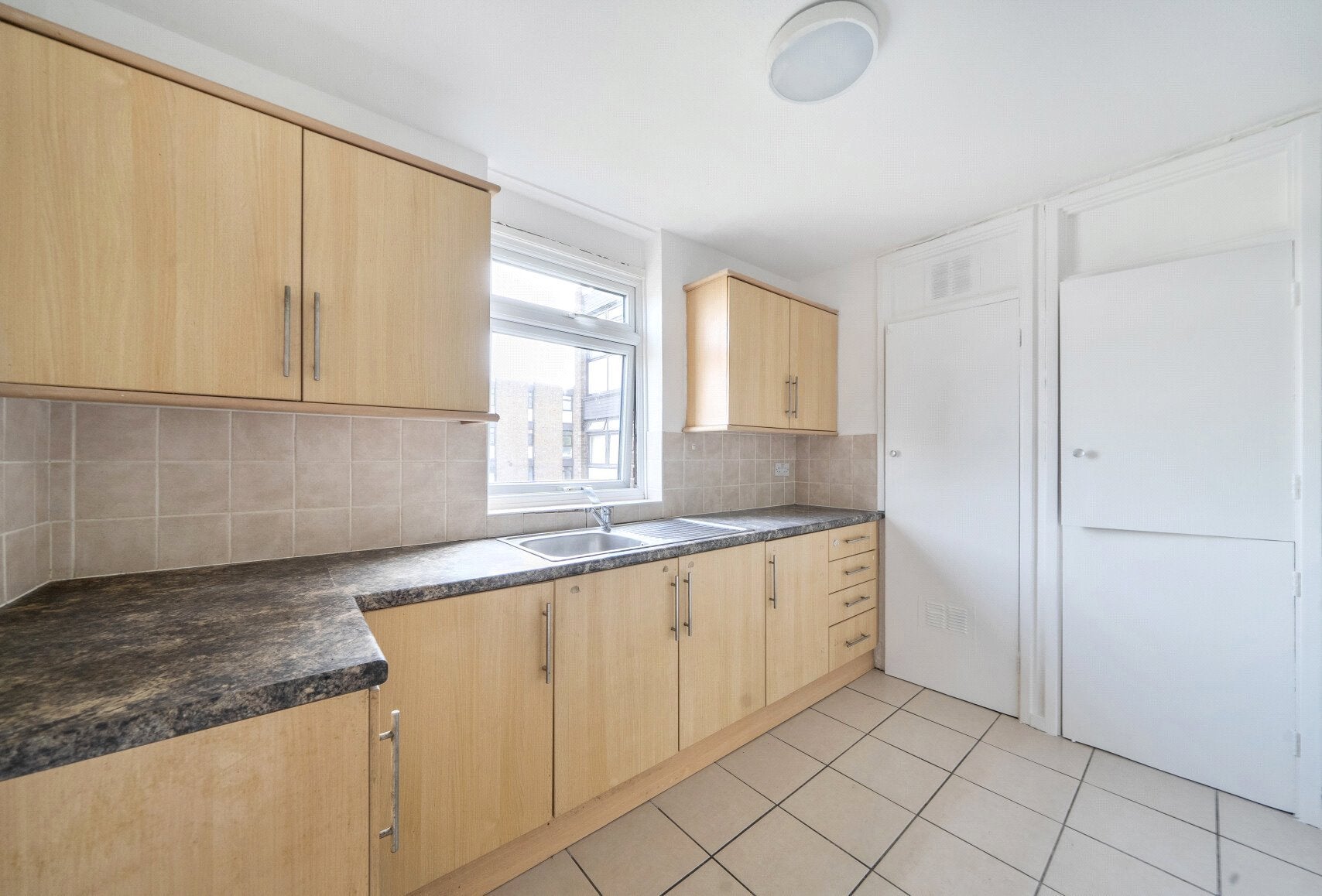Flat Willow Road in Greater London