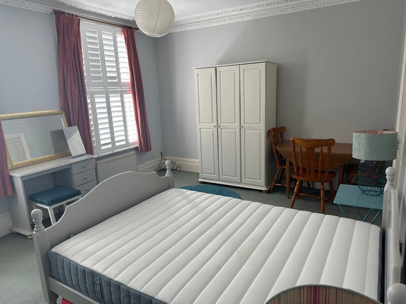 Room Sulgrave Road in Greater London