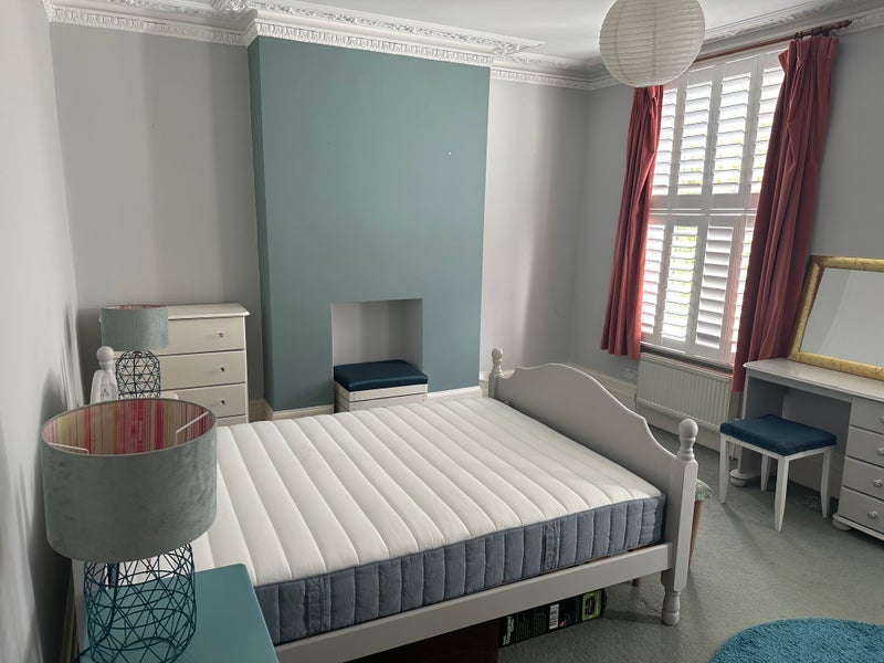 Room Sulgrave Road in Greater London