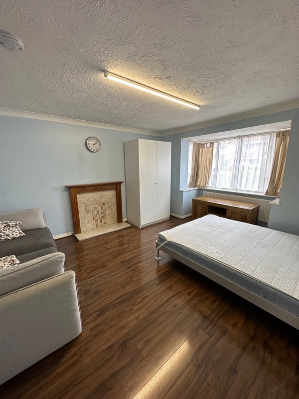 Room Barkleys Hill in Bristol