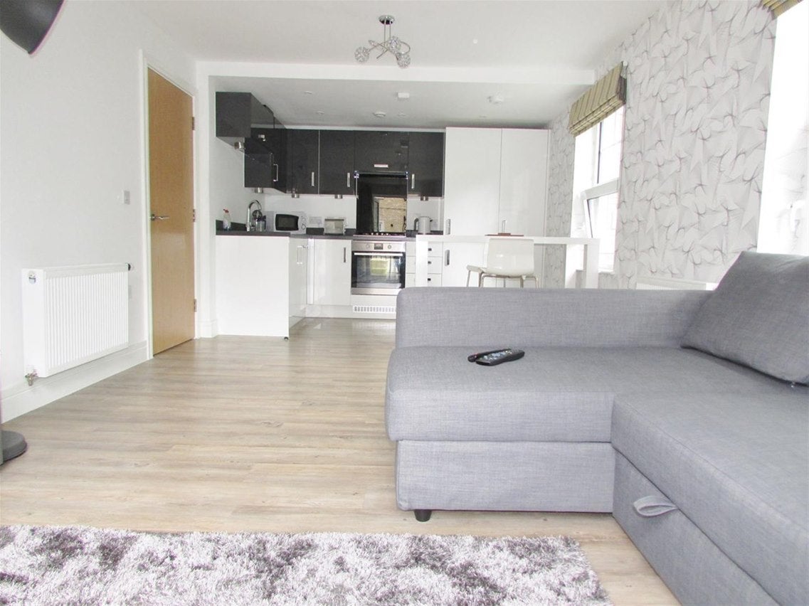 Flat Weir Road in Greater London