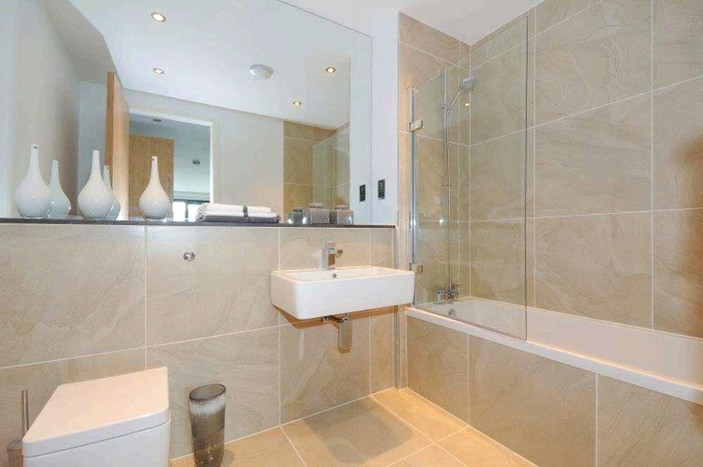 Flat Finchley Road in Greater London