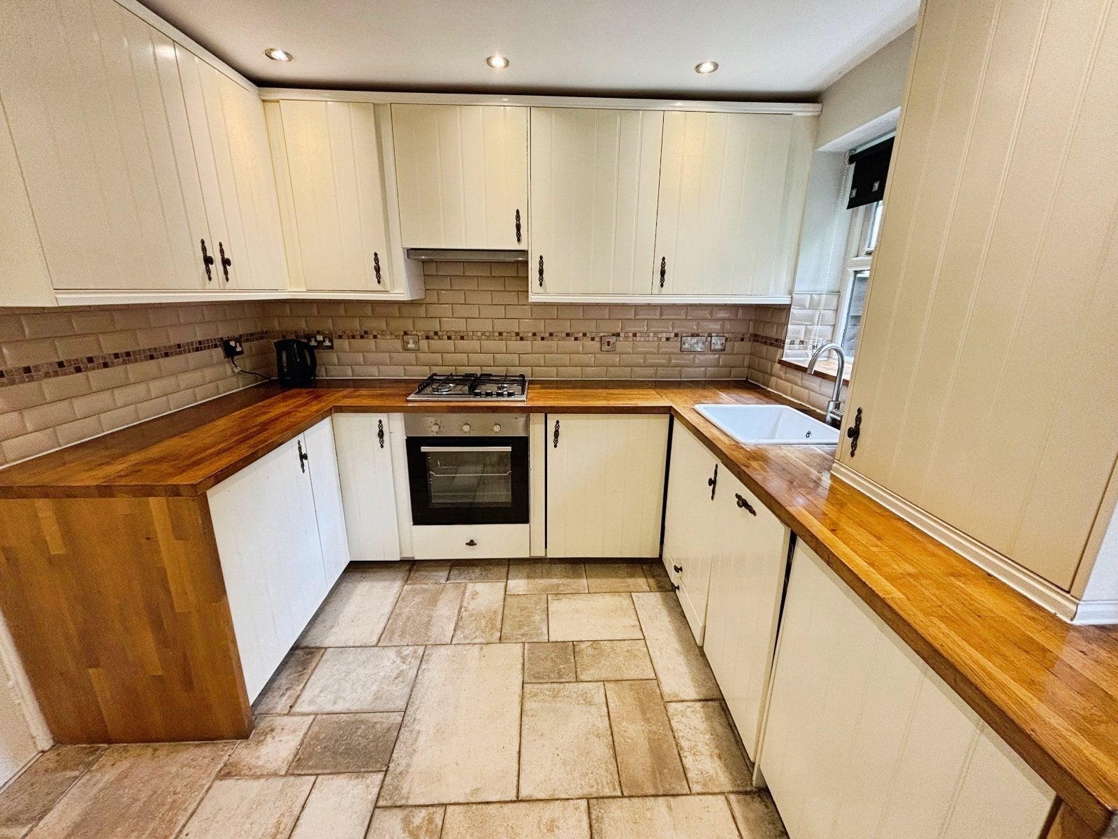 House Belcroft Close in Manchester