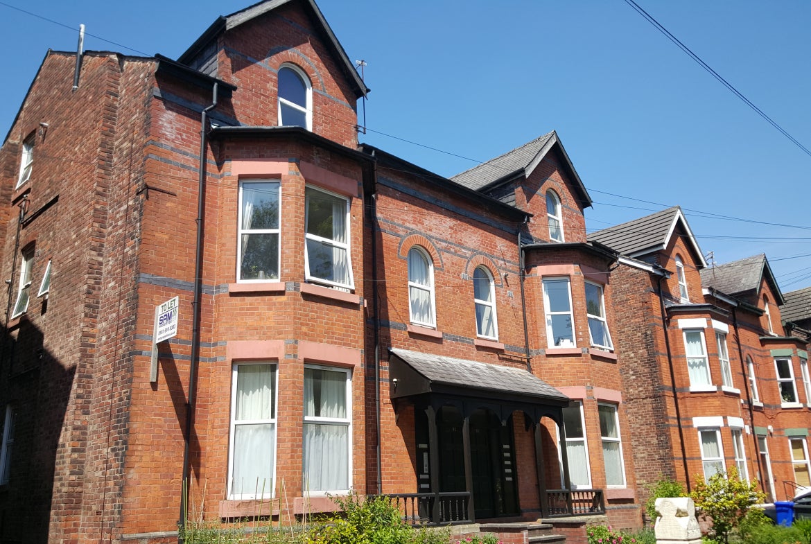 Flat Clyde Road in Manchester