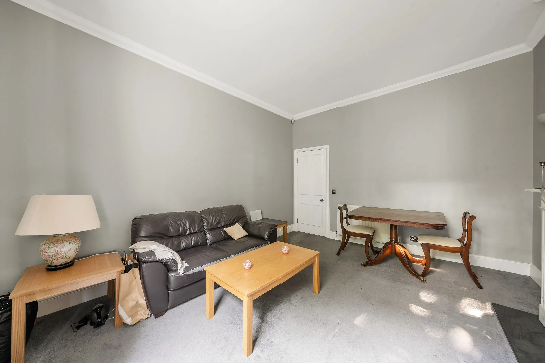 Flat Grosvenor Road in City of Westminster