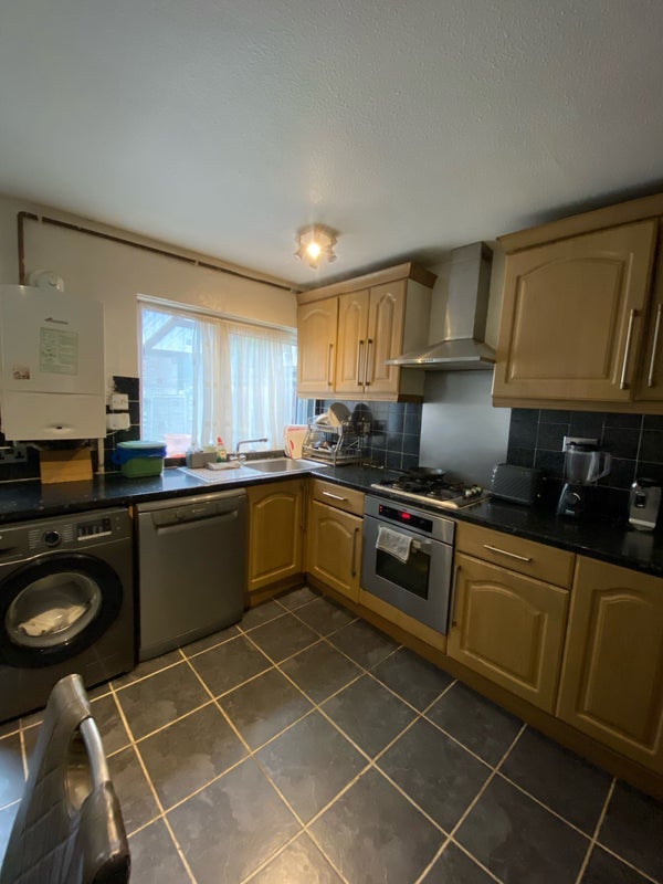 Room Nightingale Vale in Greater London