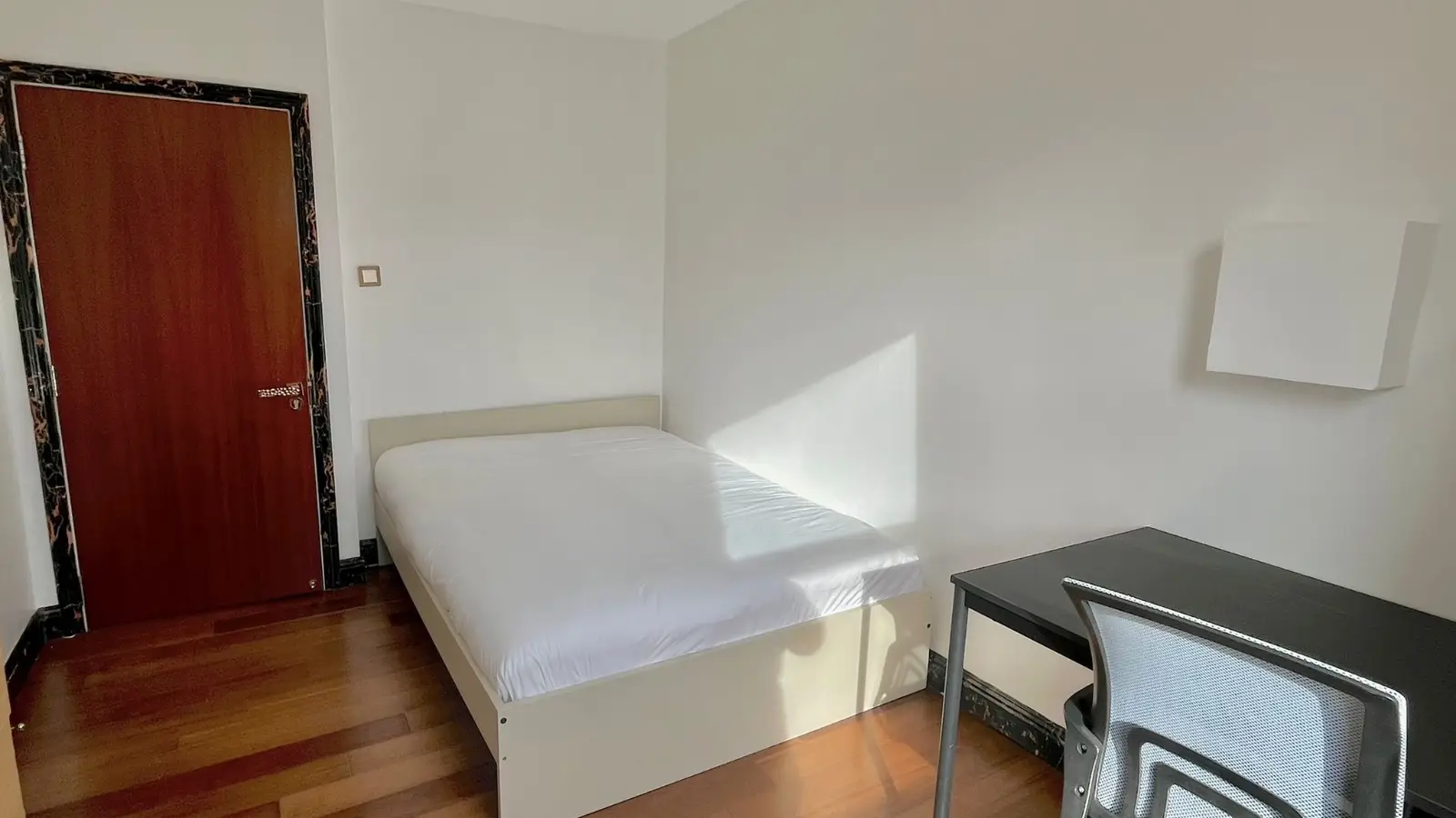 Flat Amberley Road in City of Westminster