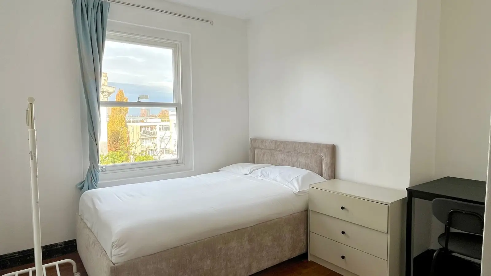Flat Amberley Road in City of Westminster