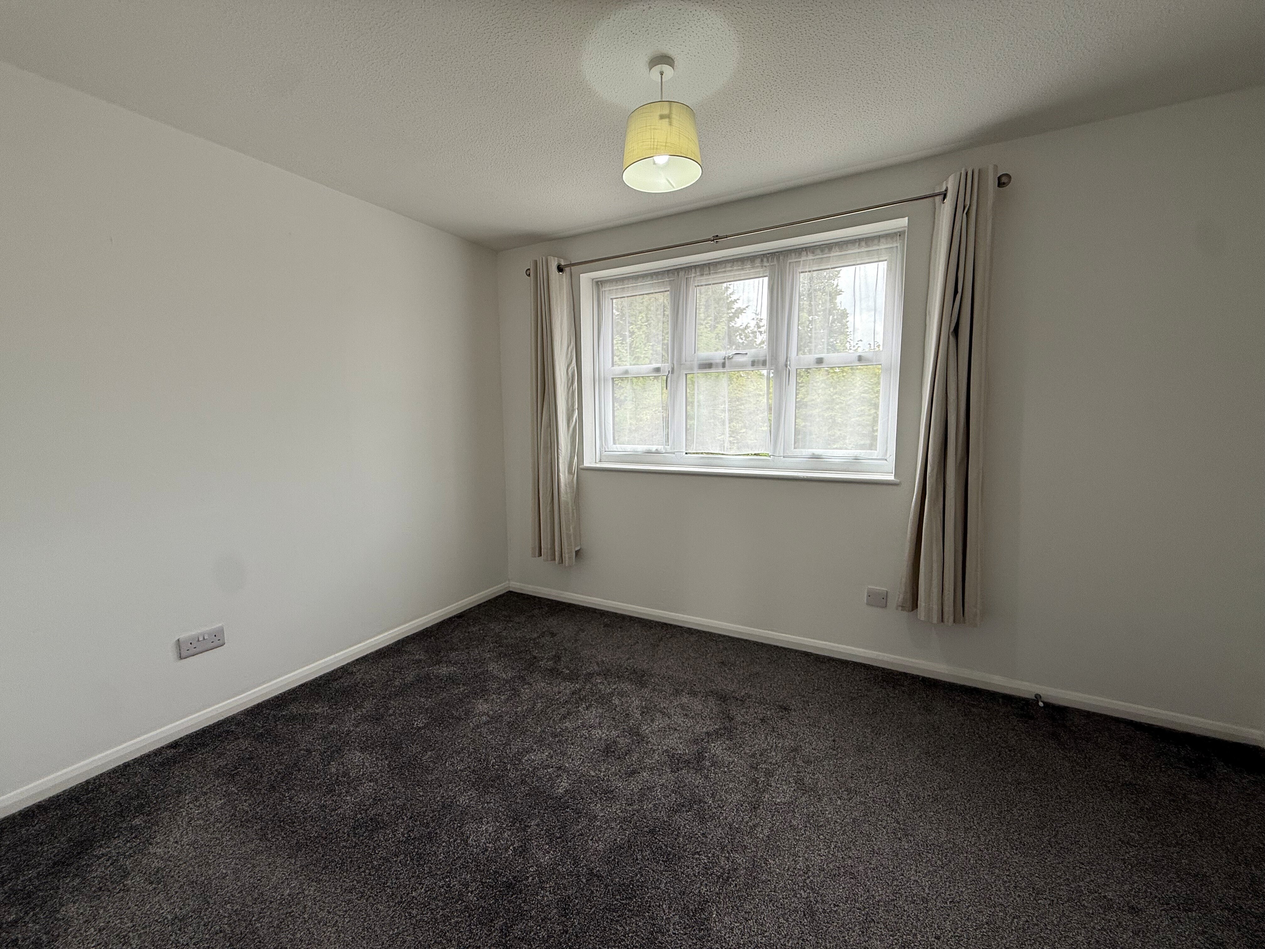 Flat Knatchbull Close in Test Valley