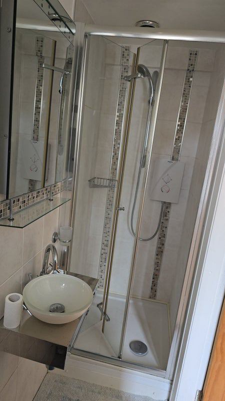 Room Delamer Road in Trafford