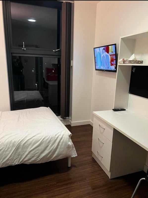 Room Fox Street in Liverpool