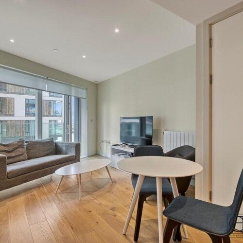 Flat Duke of Wellington Avenue in Greater London