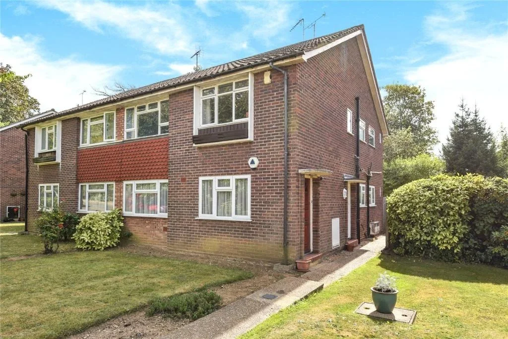 Flat Abbey Close in Greater London