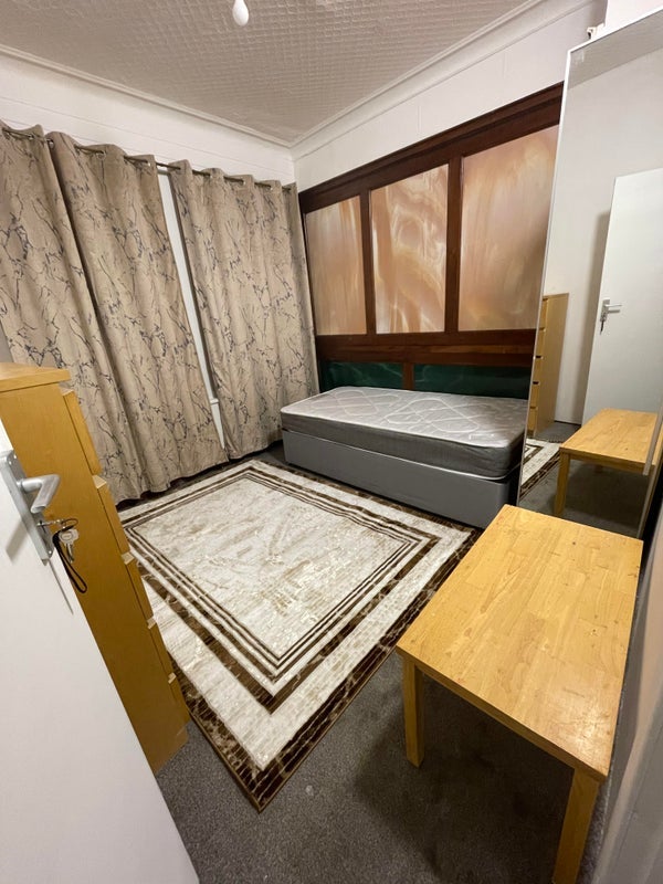 Room Bakery Lane in Greater London
