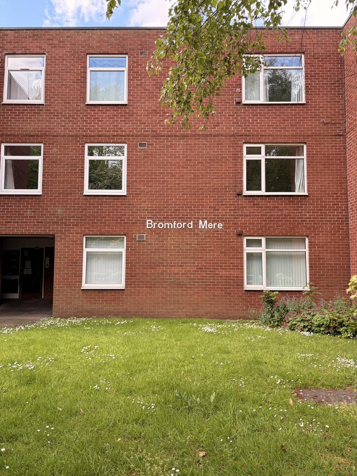 Flat Olton Mere in Metropolitan Borough of Solihull