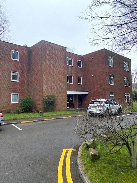 Flat Olton Mere in Metropolitan Borough of Solihull