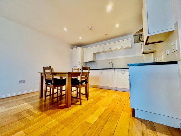 Flat Riverside in East Hertfordshire