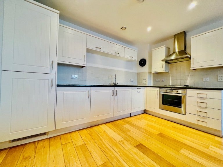 Flat Riverside in East Hertfordshire