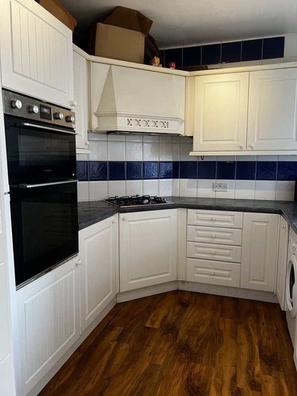 Room Edward Mann Close in Greater London
