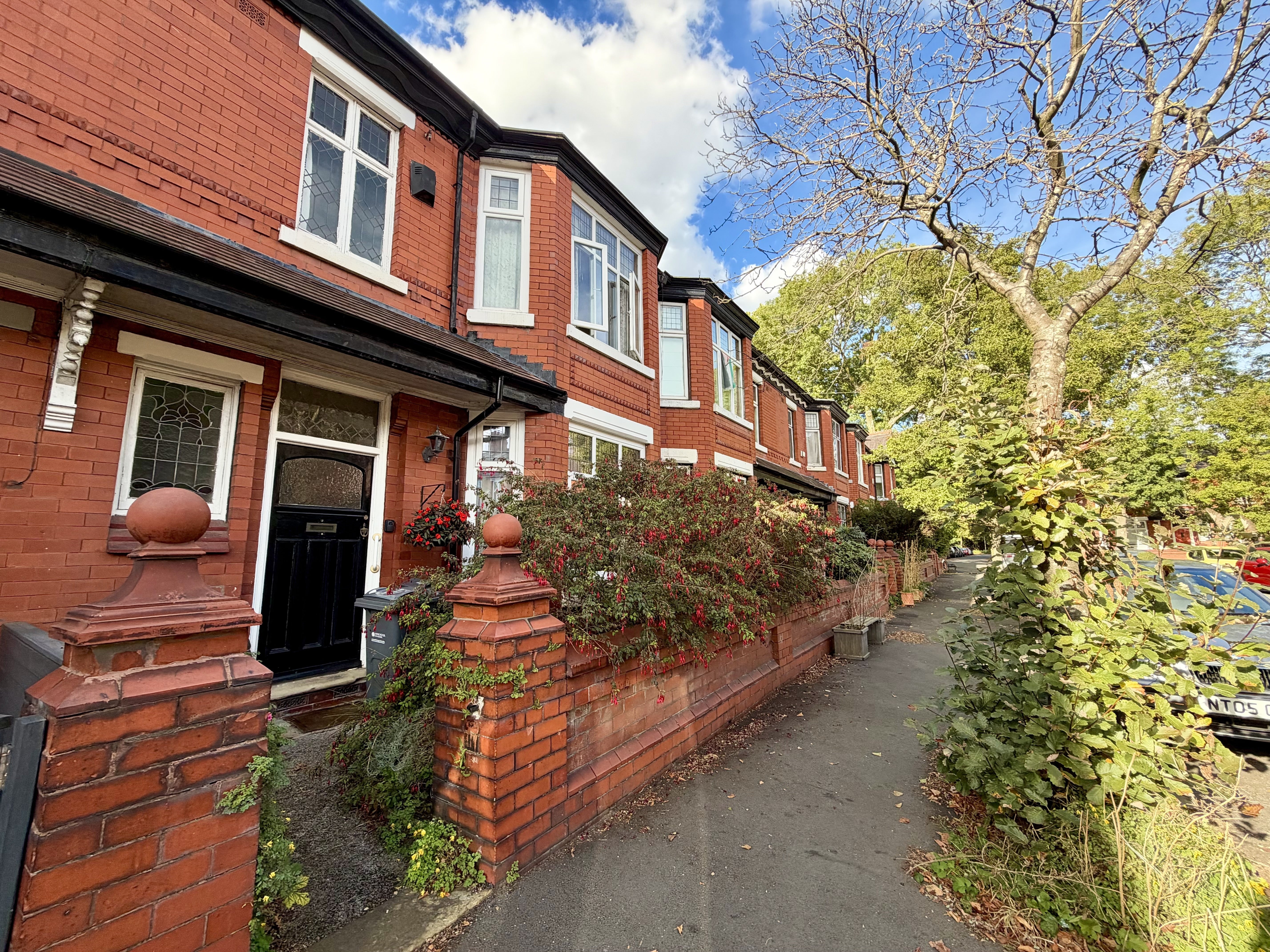 Flat Burton Road in Manchester