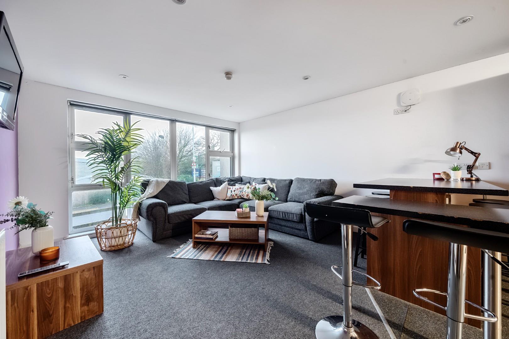 Room Plymbridge Lane in Plymouth
