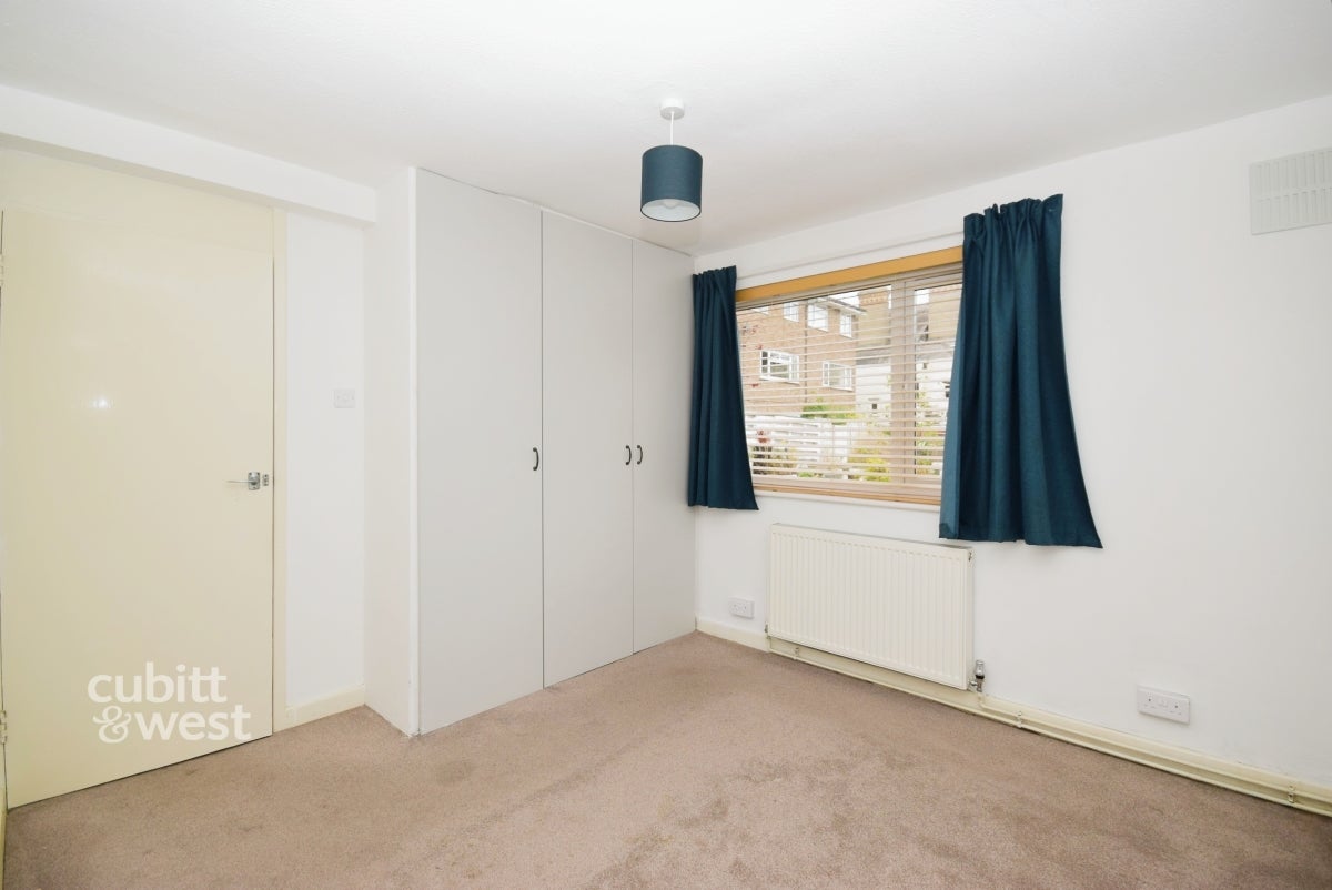 Flat Oakhill Road in Sevenoaks