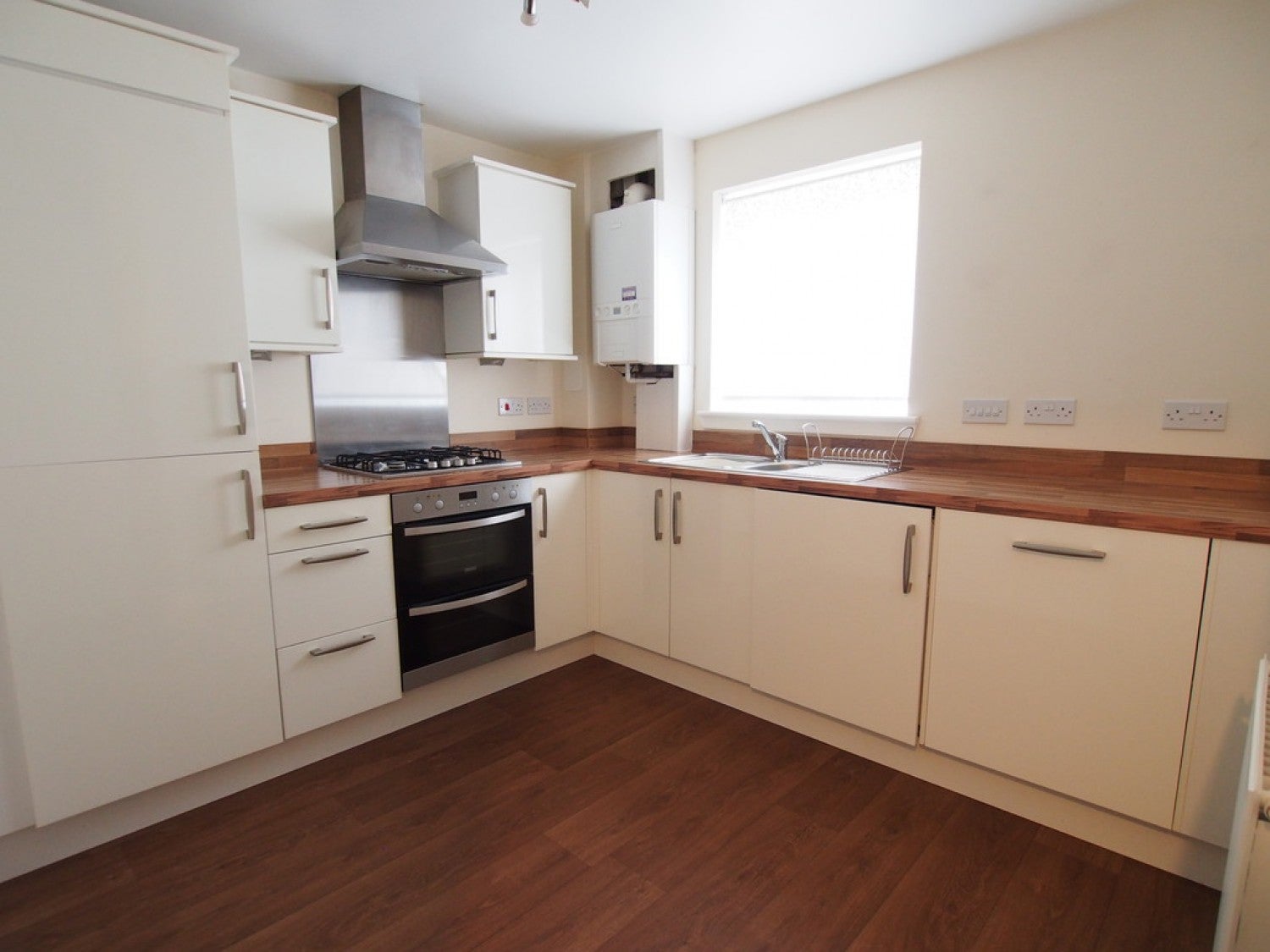 Flat Balerno Circle in Bishopton