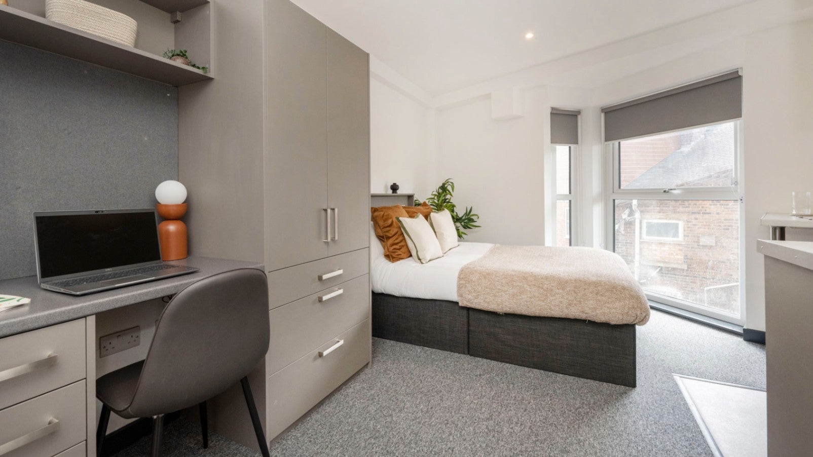 Flat Registry Street in Stoke-on-Trent