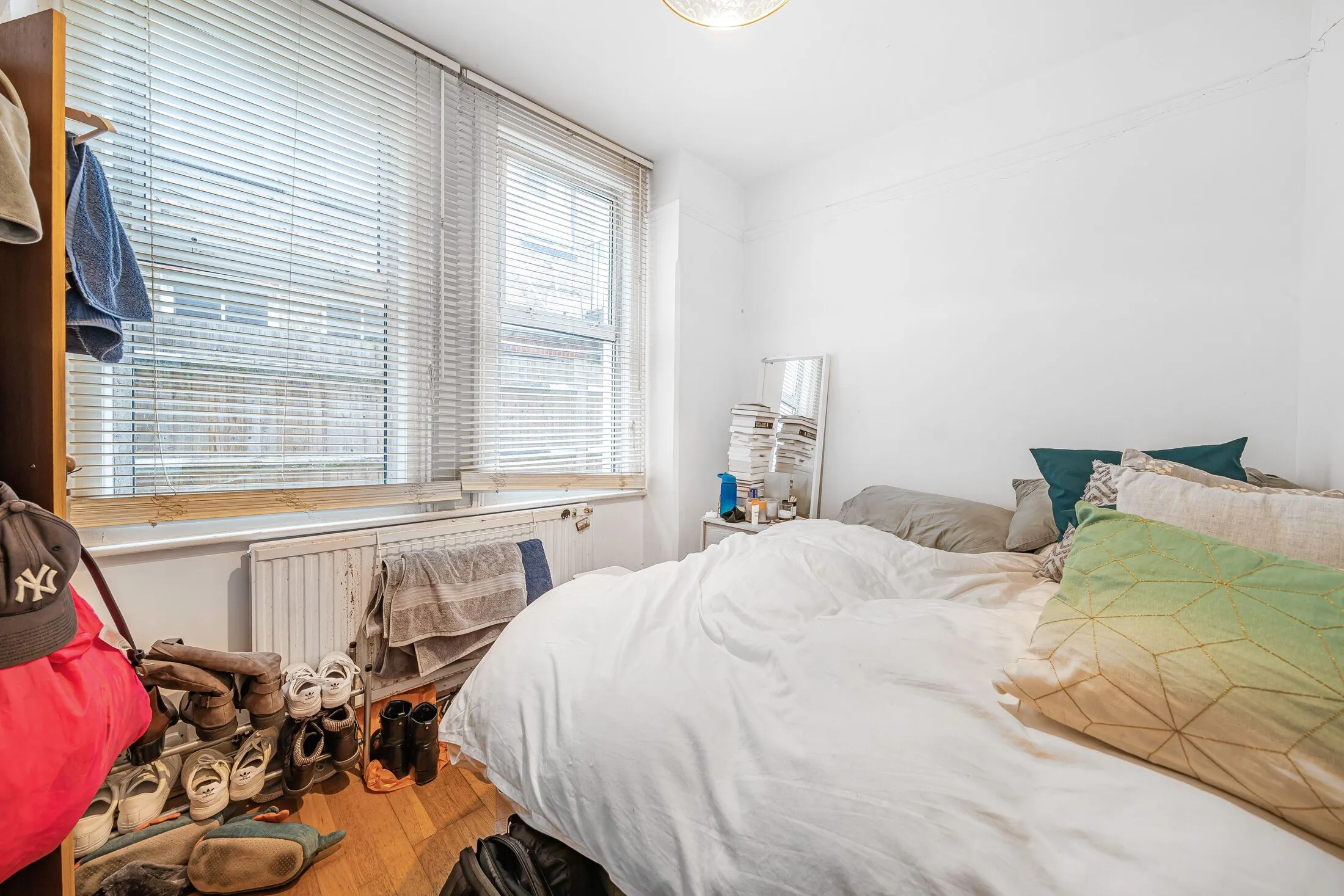 Flat Weir Road in Greater London