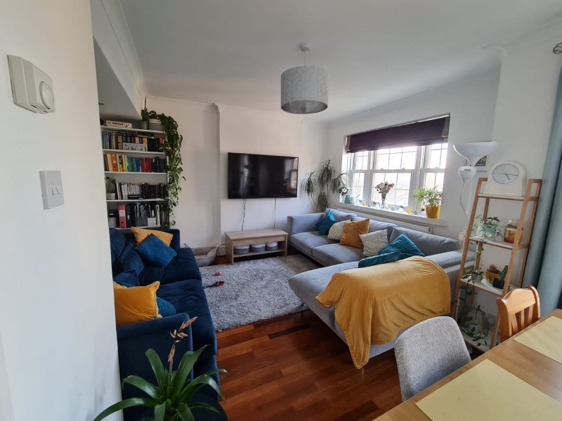 Room Worsopp Drive in Greater London