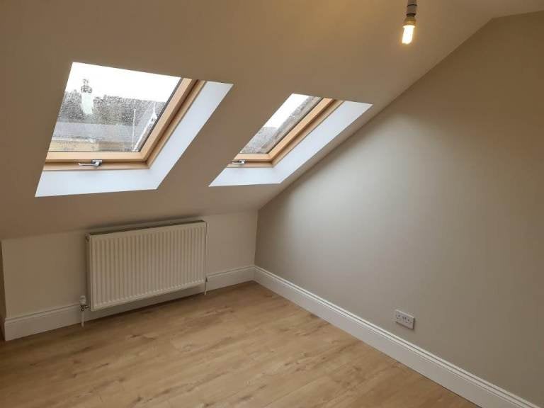 Flat Bensham Manor Road in Greater London