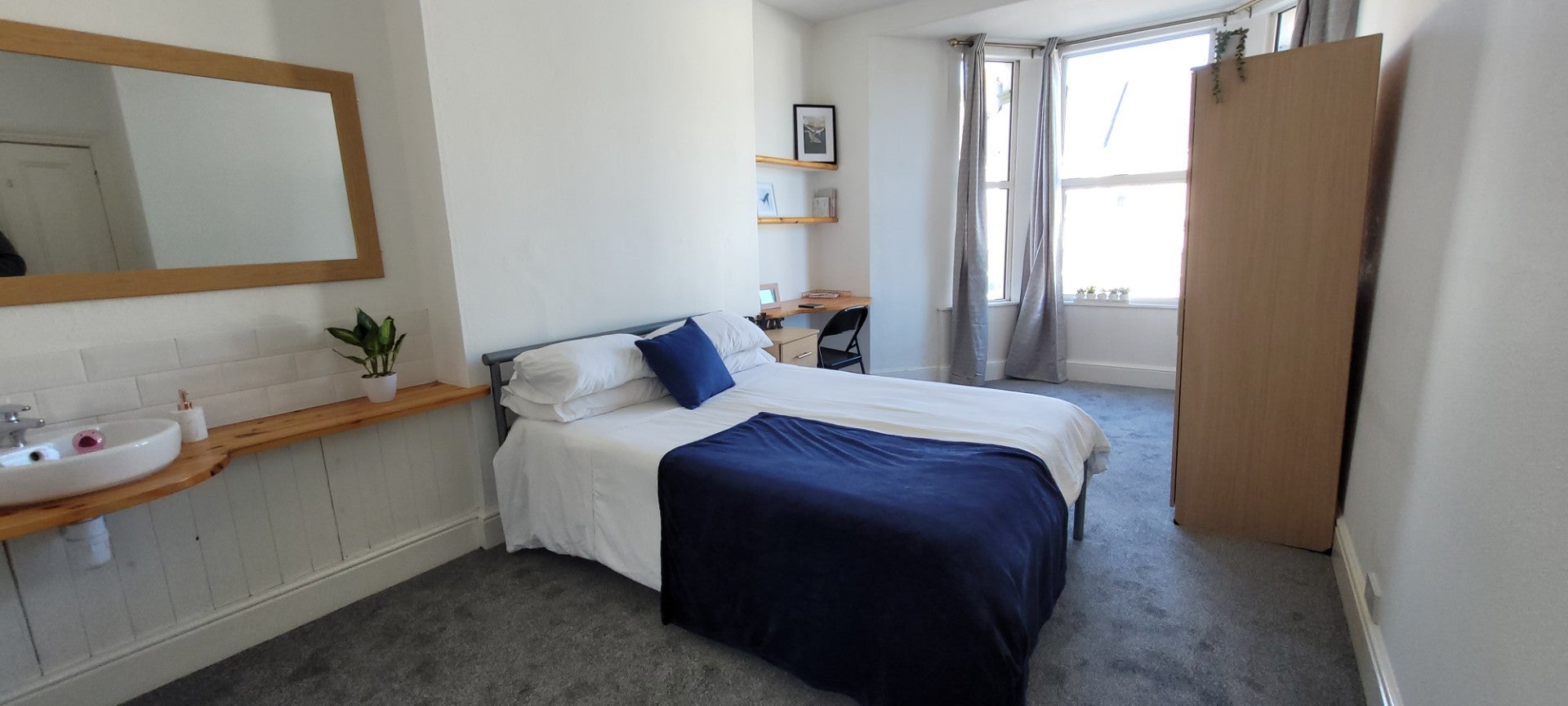 Flat Pentyre Terrace in Plymouth