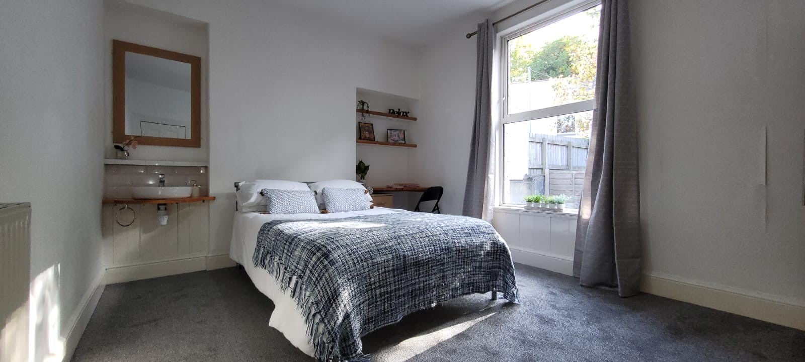 Flat Pentyre Terrace in Plymouth