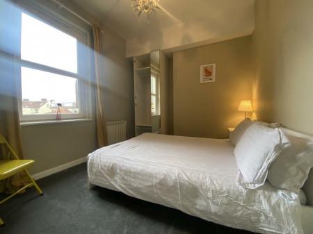 Flat South Parade in Portsmouth