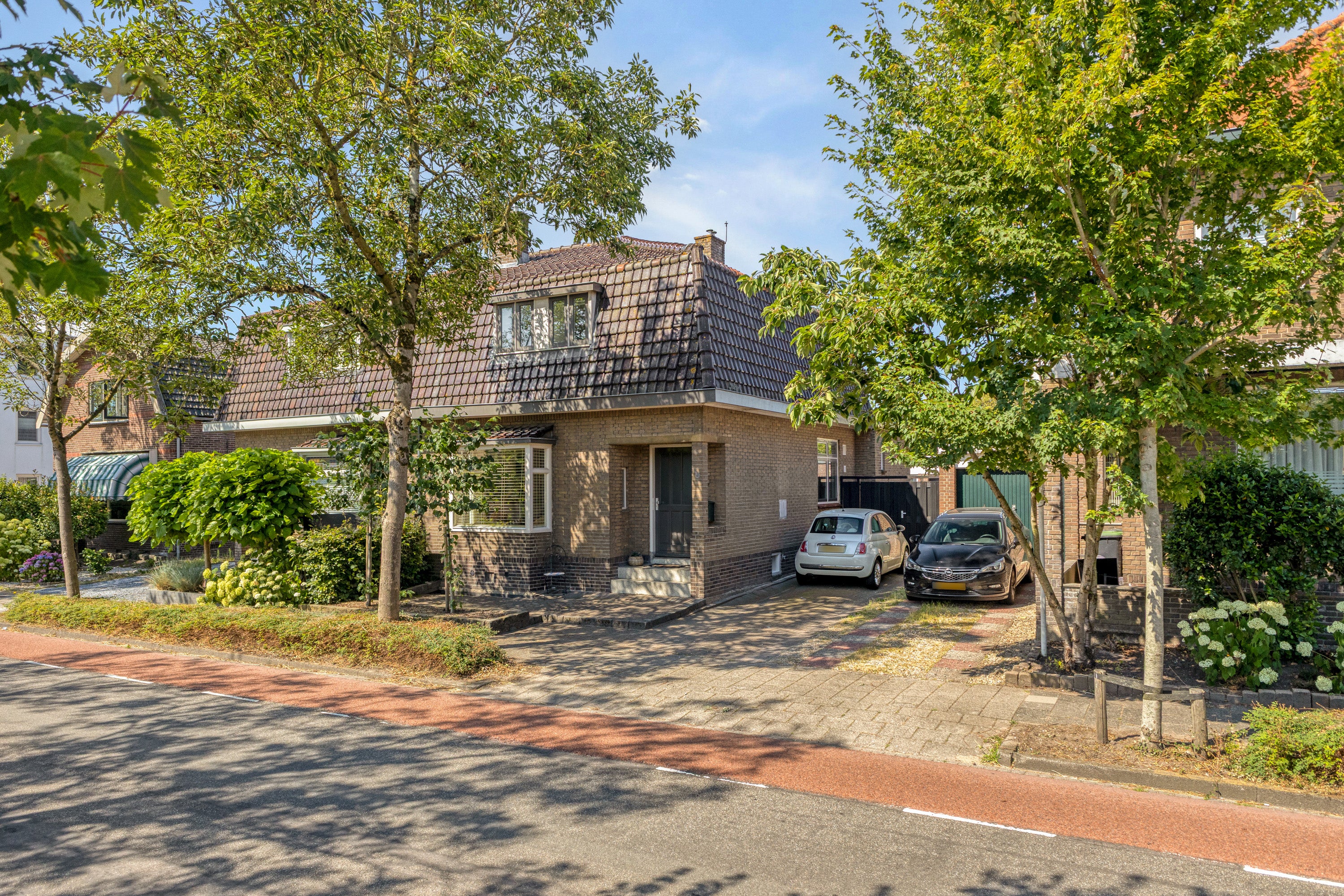 Huis Kerkweg 147 in Lekkerkerk