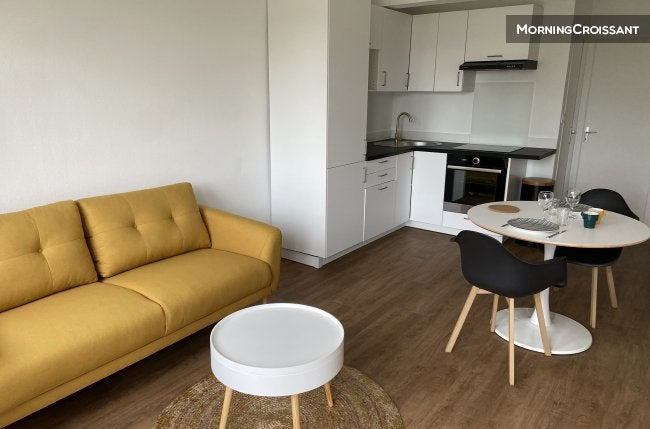 Flat Rue Jean Mermoz in Laval