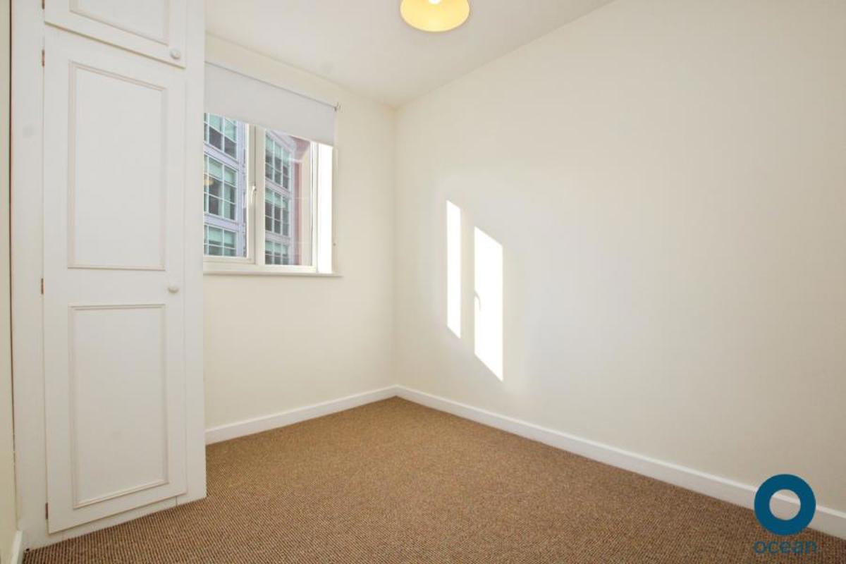 Flat Redcliff Mead Lane in Bristol
