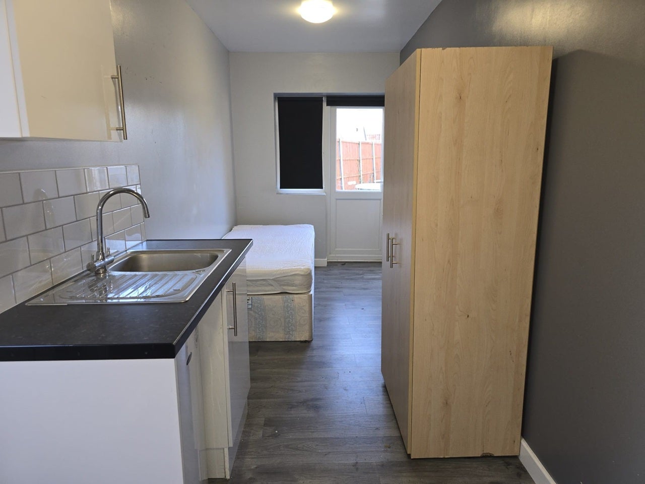 Flat Elgar Gardens in Tilbury