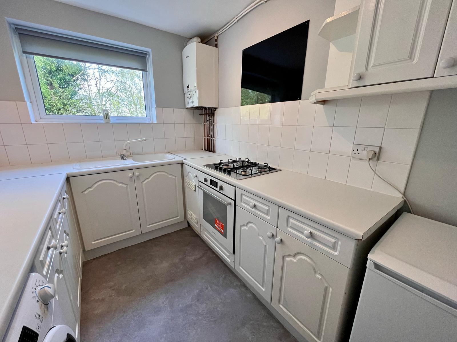 Flat Woodend Close in Redditch