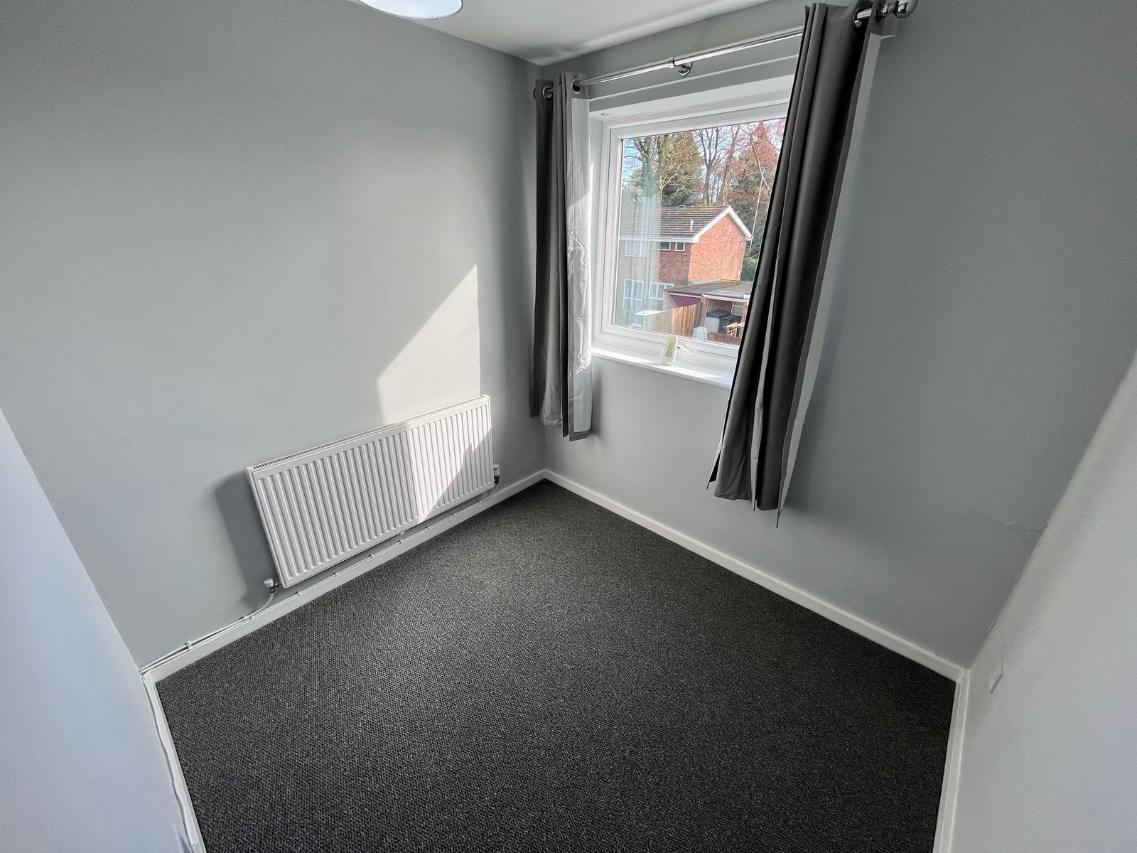 Flat Woodend Close in Redditch
