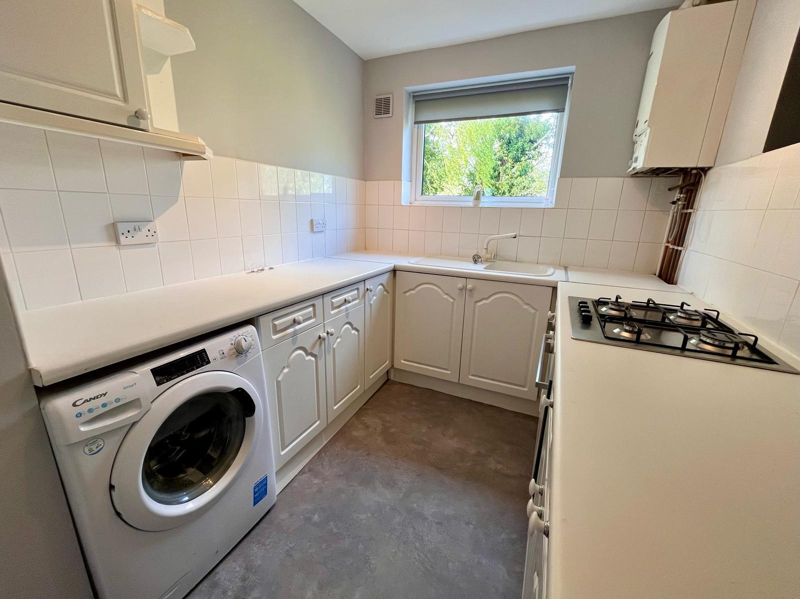 Flat Woodend Close in Redditch