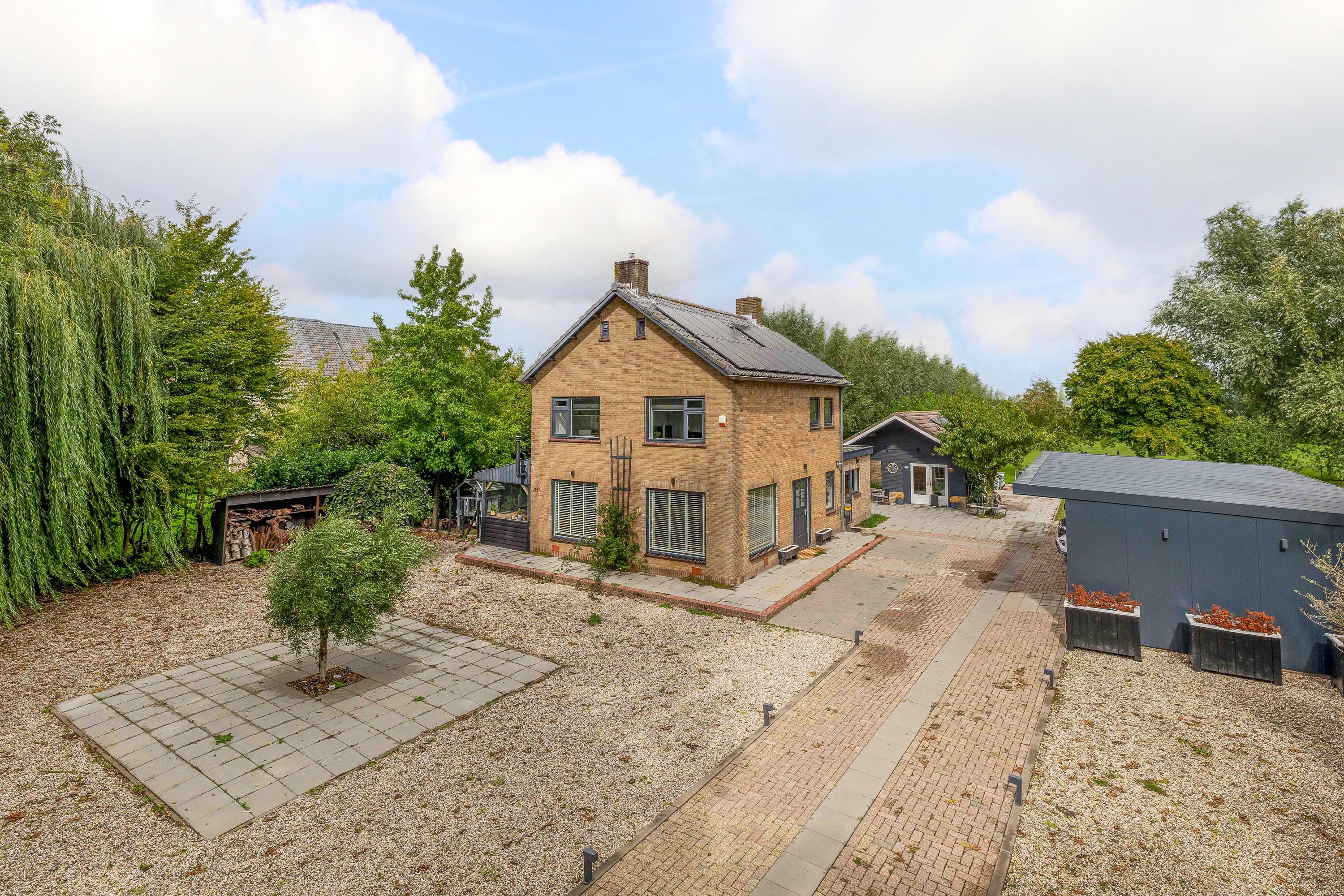 Vrijstaande woning te koop: Oud-Cromstrijensedijk WZ 71A, Klaaswaal