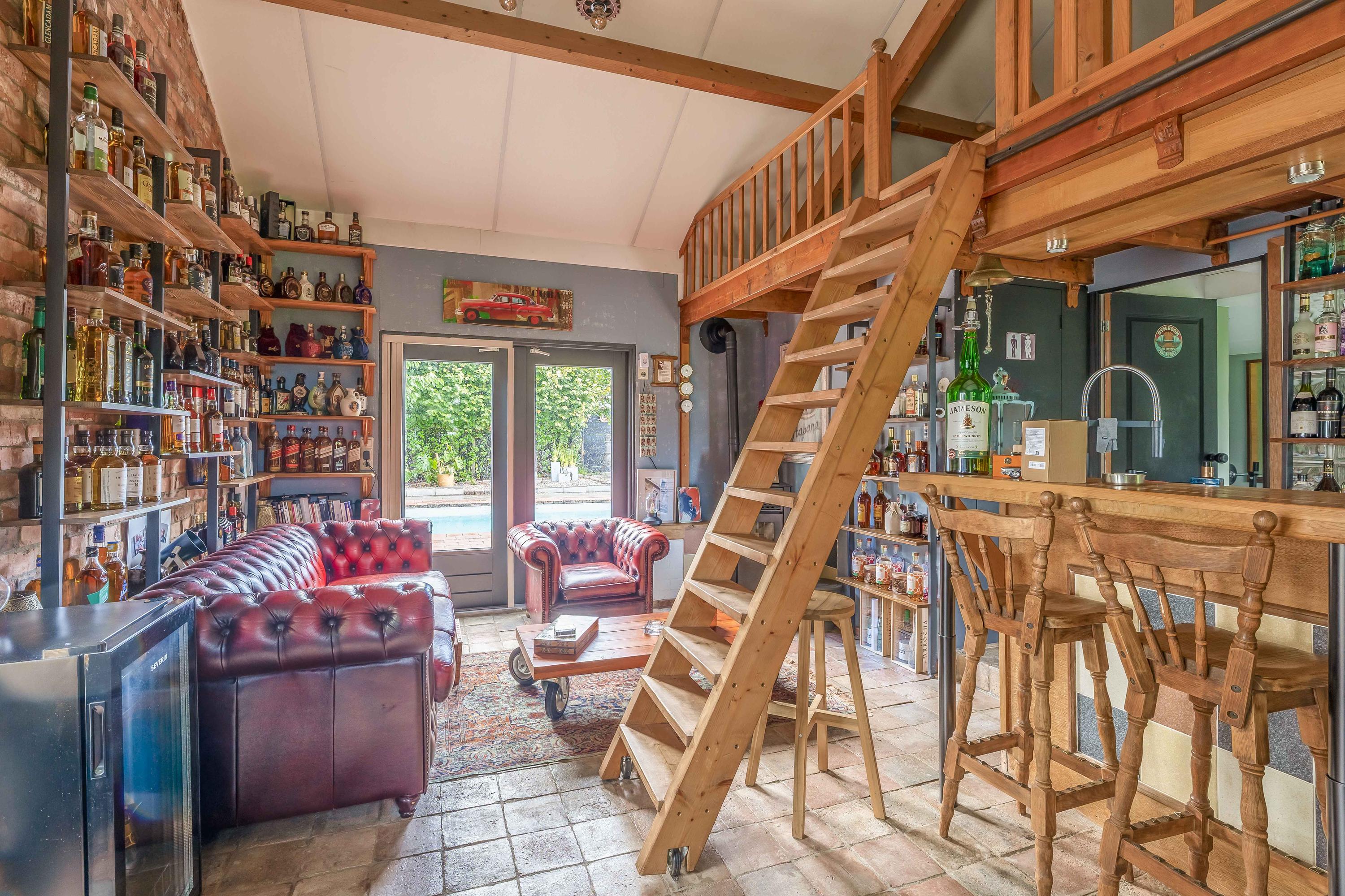 Vrijstaande woning te koop: Oud-Cromstrijensedijk WZ 71A, Klaaswaal