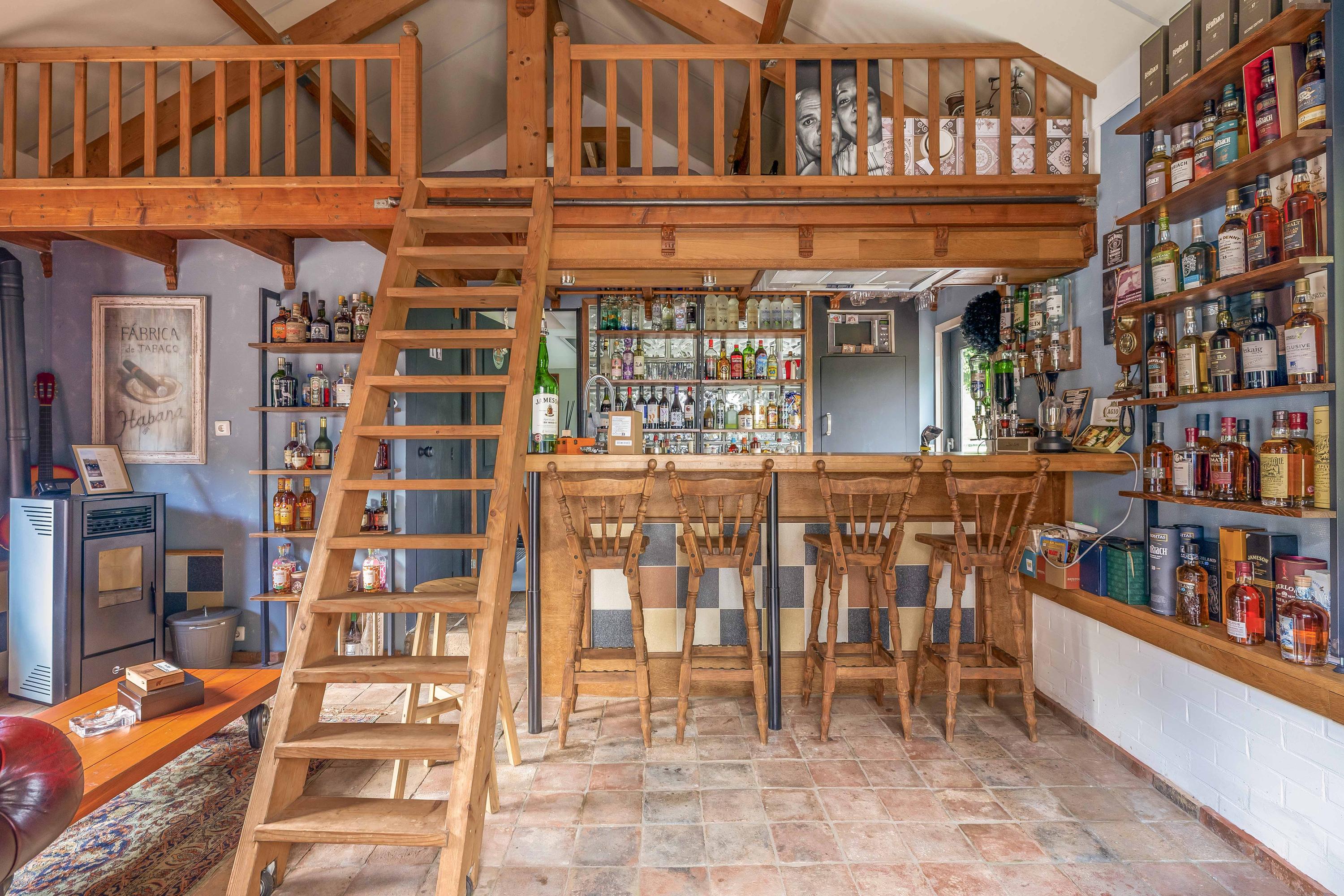 Vrijstaande woning te koop: Oud-Cromstrijensedijk WZ 71A, Klaaswaal