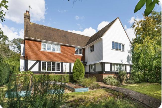 Room Ballards Way in Greater London