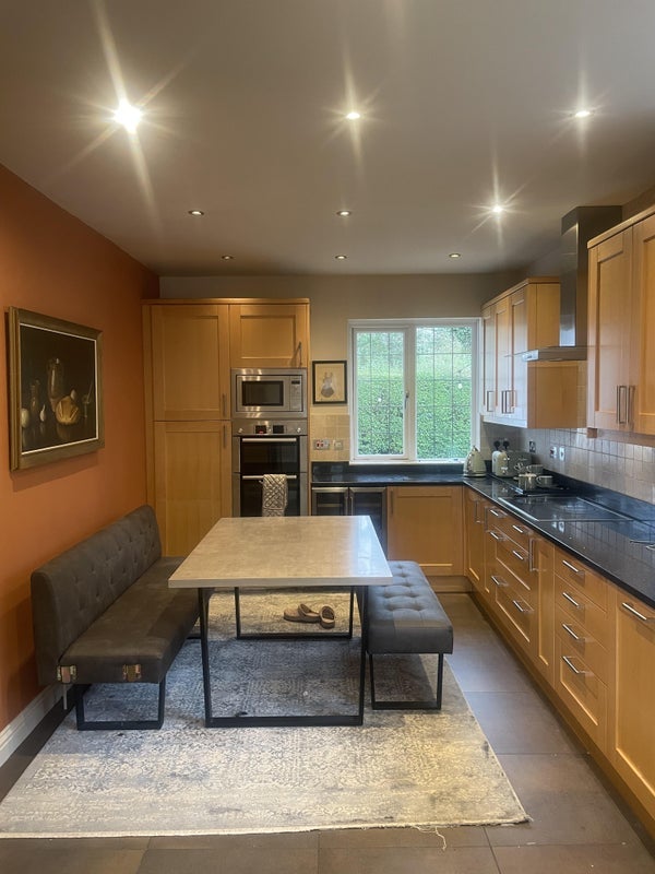 Room Ballards Way in Greater London