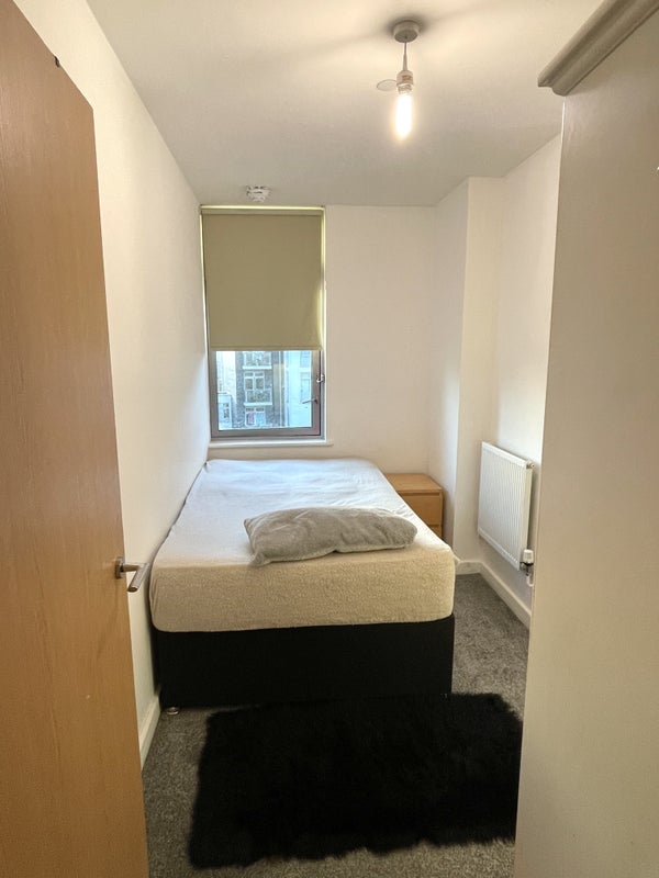 Room Ross Way in Greater London