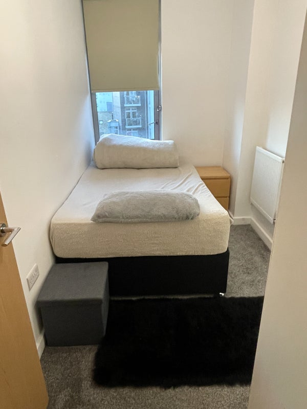 Room Ross Way in Greater London