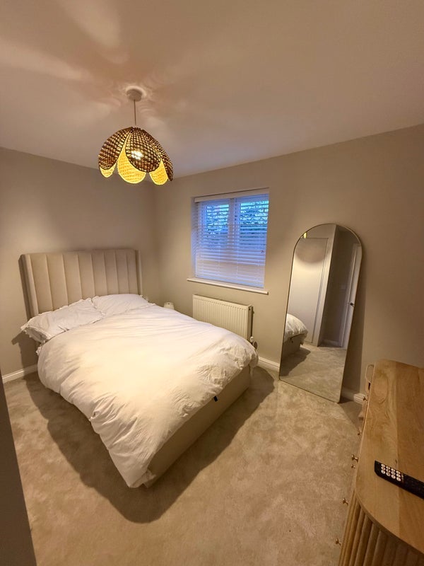 Flat Buxhall Crescent in Greater London