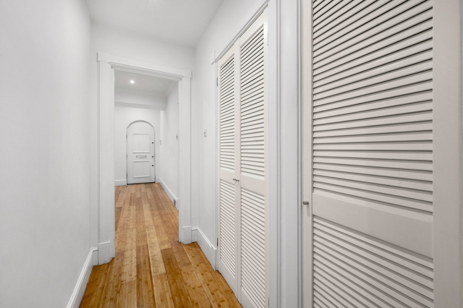 Flat Kinnerton Yard in City of Westminster